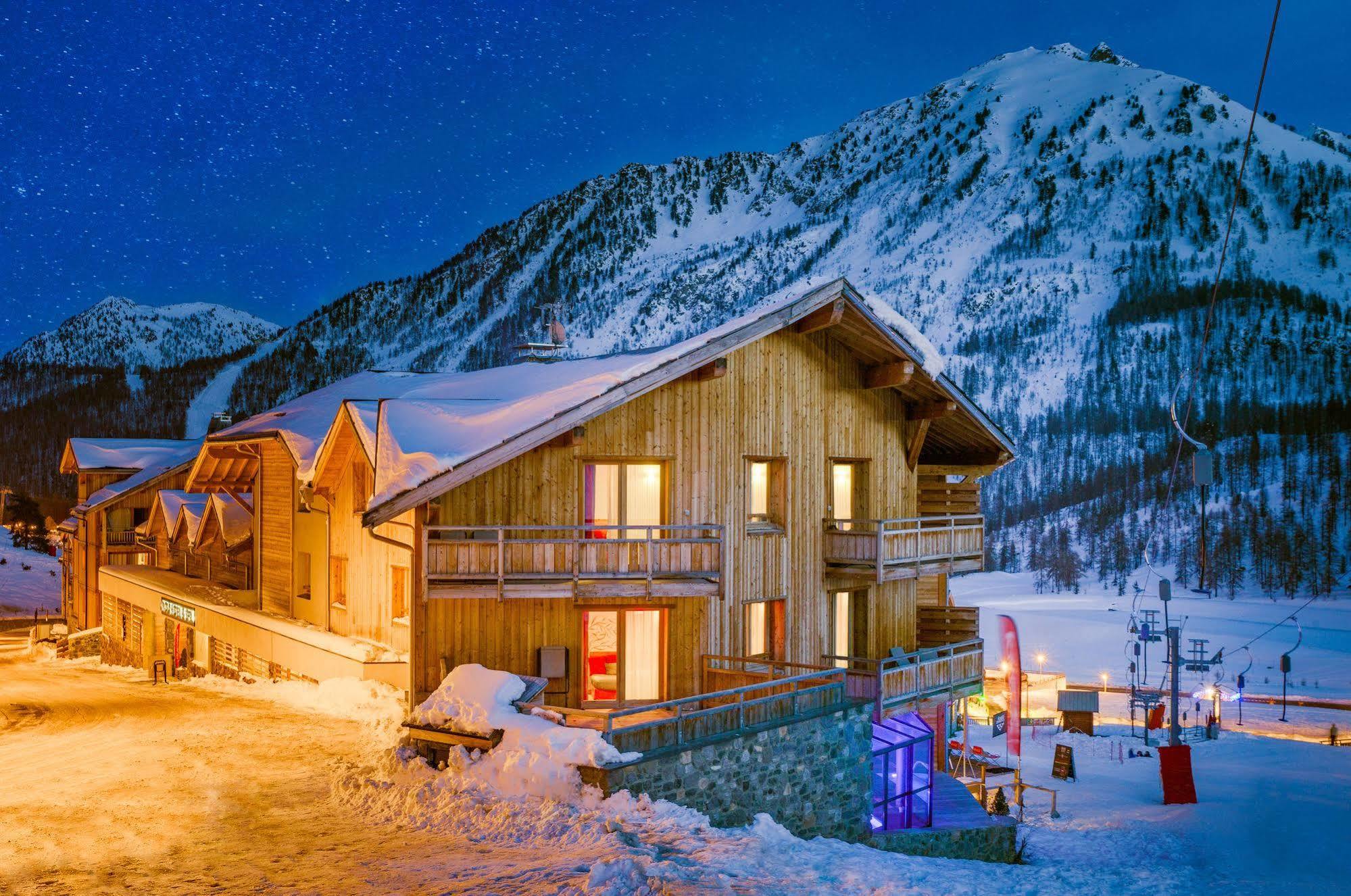 Anova Hotel & Spa Монженевр Екстер'єр фото
